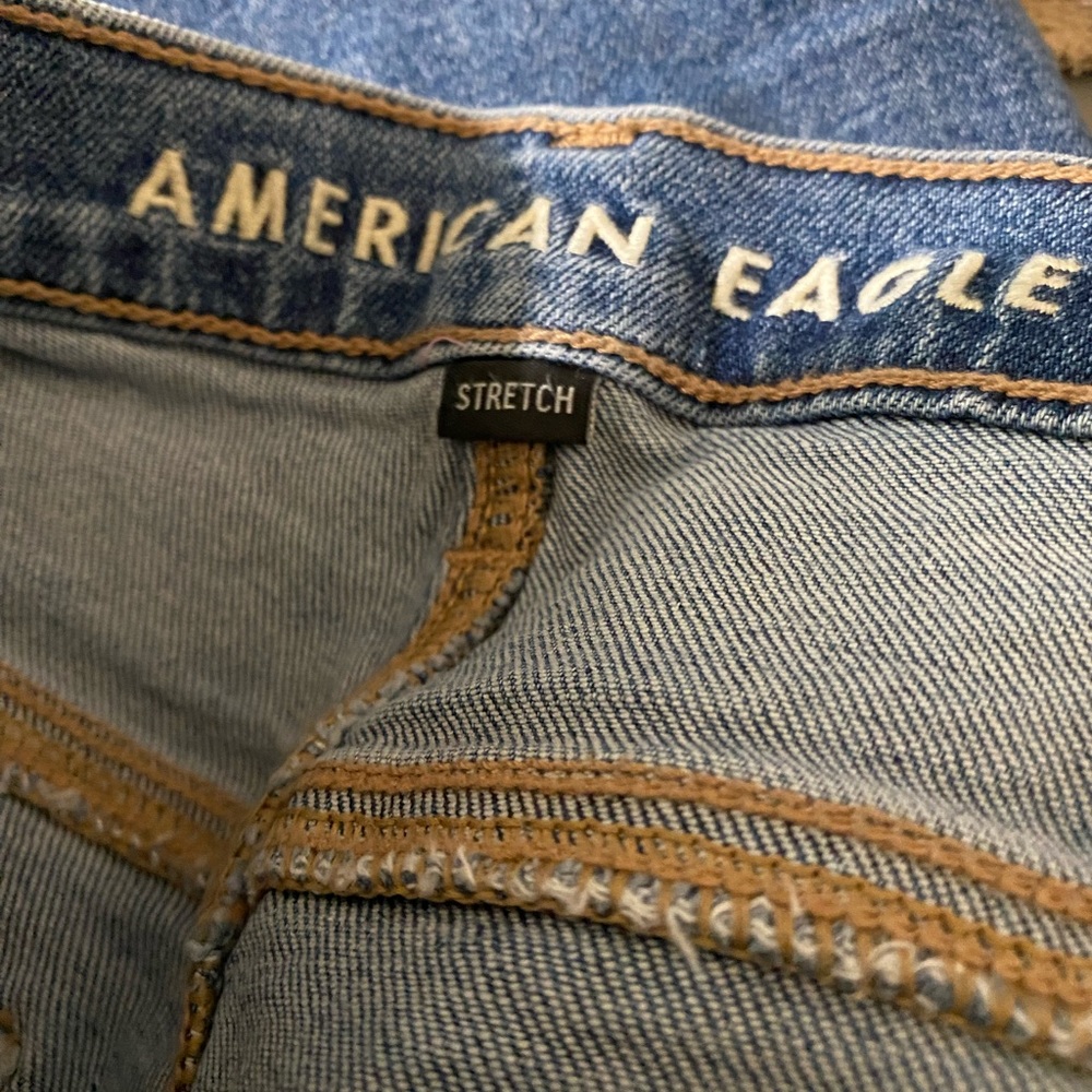 American Eagle 90’s Straight Medium Wash High Rise Relaxed Jeans Size 2 - Picture 13 of 14